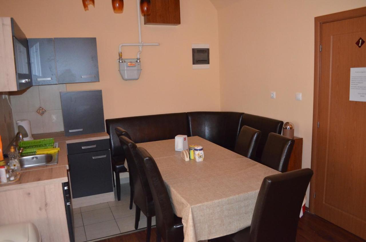 Holdfenyszallas Bed & Breakfast Szeged Eksteriør bilde