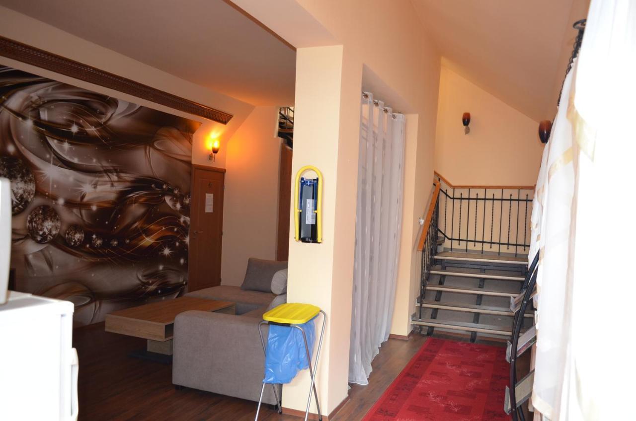 Holdfenyszallas Bed & Breakfast Szeged Eksteriør bilde