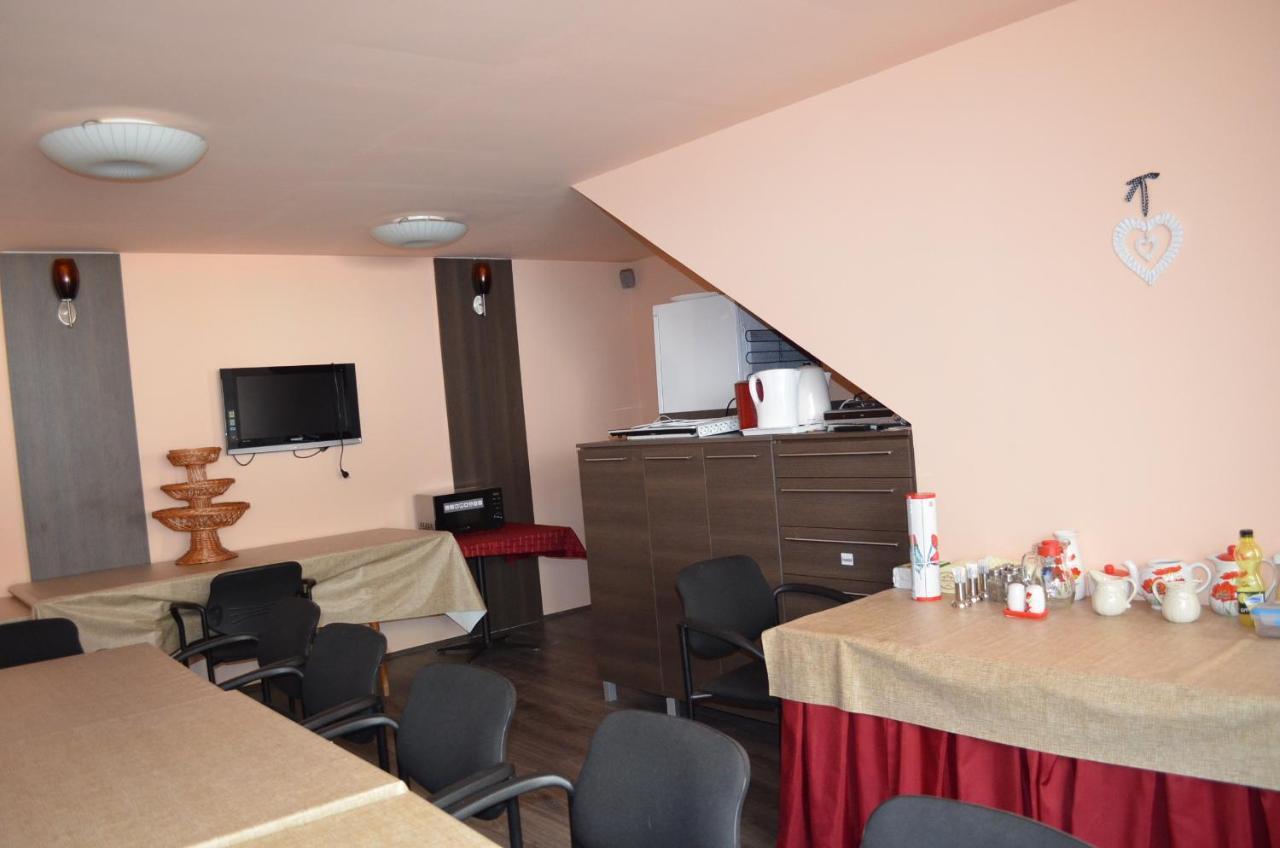 Holdfenyszallas Bed & Breakfast Szeged Eksteriør bilde