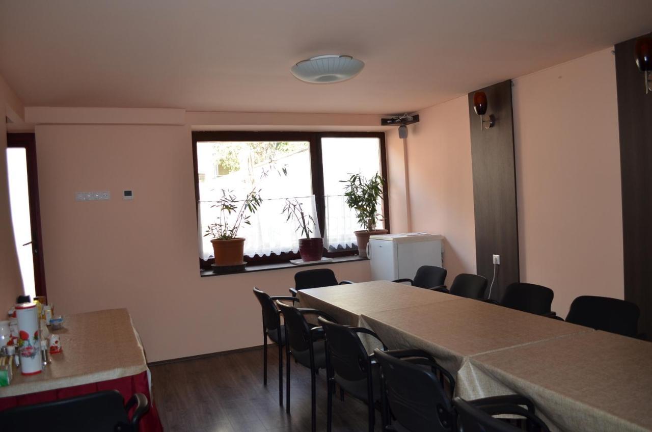 Holdfenyszallas Bed & Breakfast Szeged Eksteriør bilde