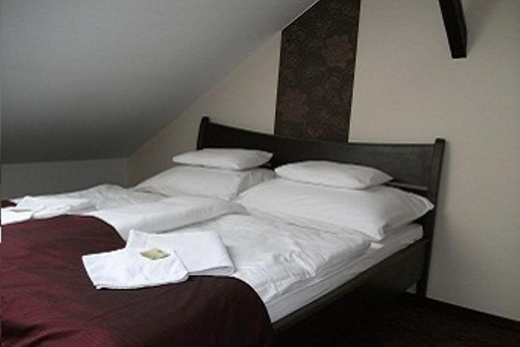 Holdfenyszallas Bed & Breakfast Szeged Eksteriør bilde