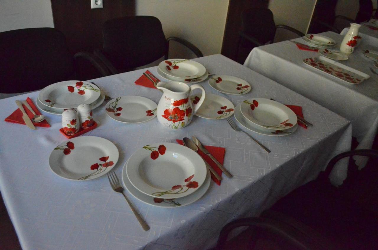 Holdfenyszallas Bed & Breakfast Szeged Eksteriør bilde